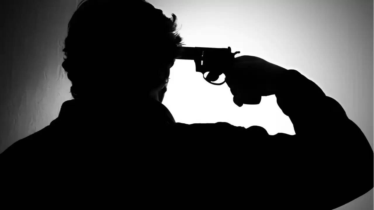 दिल्ली के जंतर मंतर पर आत्महत्या की घटना से हड़कंप