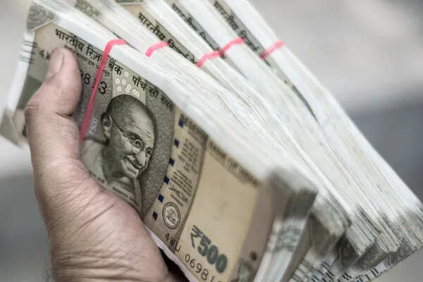 चाणक्य नीति: आर्थिक तंगी से निपटने के उपाय