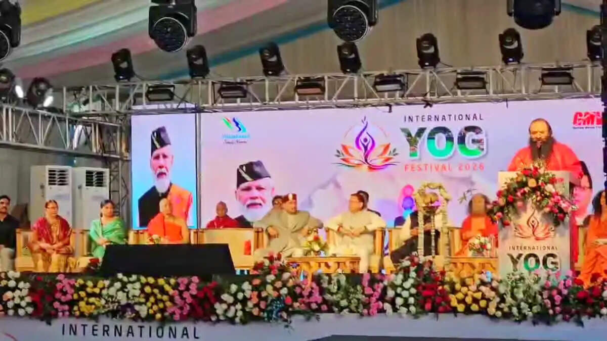 अंतरराष्ट्रीय योग महोत्सव 2026 का उद्घाटन, देश-विदेश से पहुंचे योग साधक