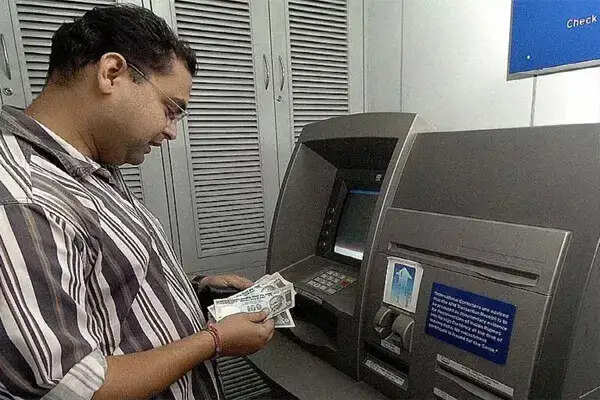 देशभर में एटीएम में कैश की कमी, सेवाएं प्रभावित होने की आशंका