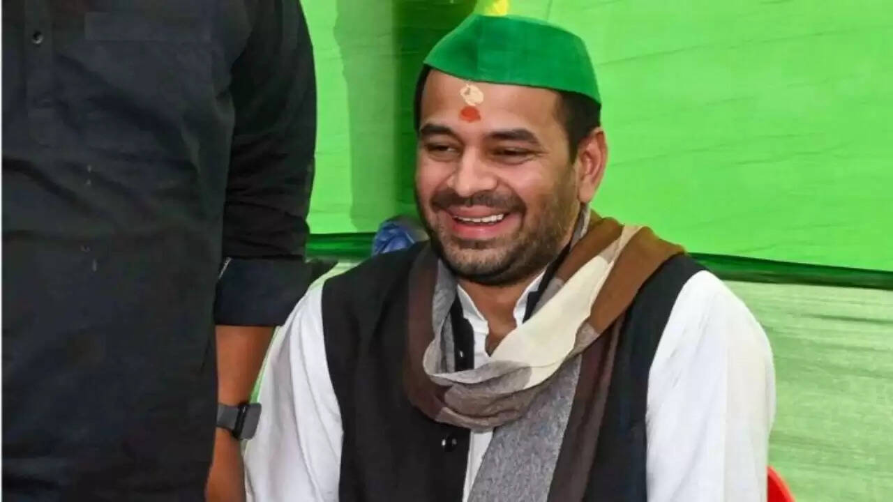 बिहार विधानसभा चुनाव 2025: तेज प्रताप यादव ने महुआ से चुनाव लड़ने का किया ऐलान
