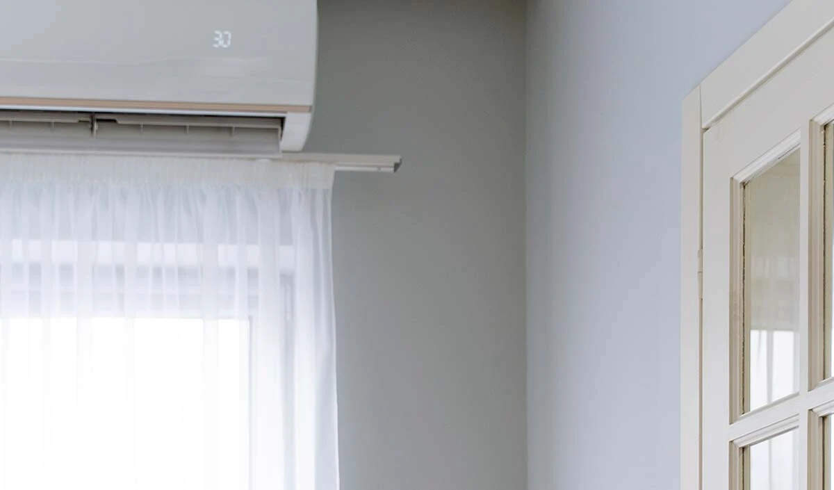 गर्मी में एयर कंडीशनर की देखभाल के लिए ऑटो-क्लीन फीचर