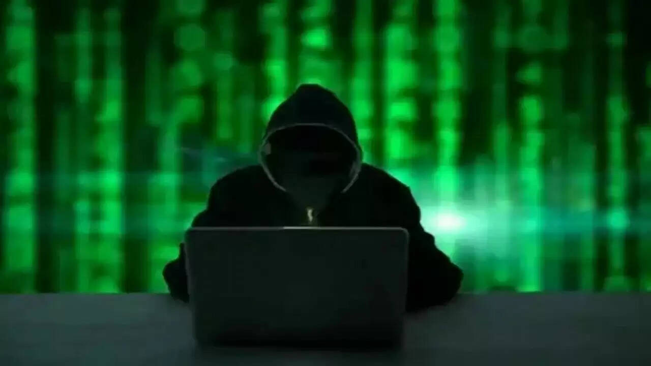 कंबोडिया में साइबर अपराधियों के खिलाफ बड़ा ऑपरेशन: 3,075 गिरफ्तार, भारत के 105 नागरिक भी शामिल