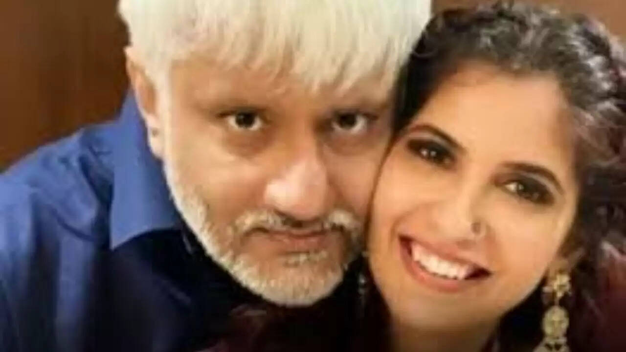 विक्रम भट्ट का 30 करोड़ रुपये का धोखाधड़ी मामला: क्या है सच्चाई?