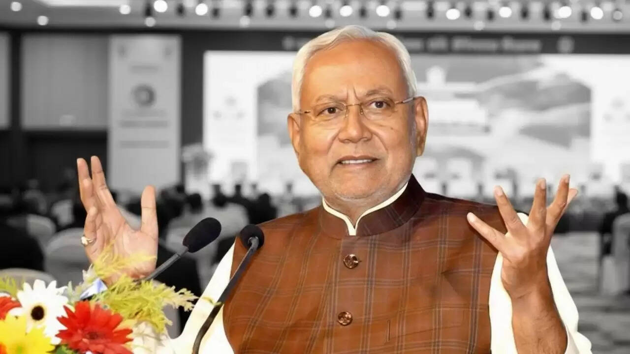 नीतीश कुमार की राजनीतिक यात्रा: 10वीं बार मुख्यमंत्री बनने की तैयारी