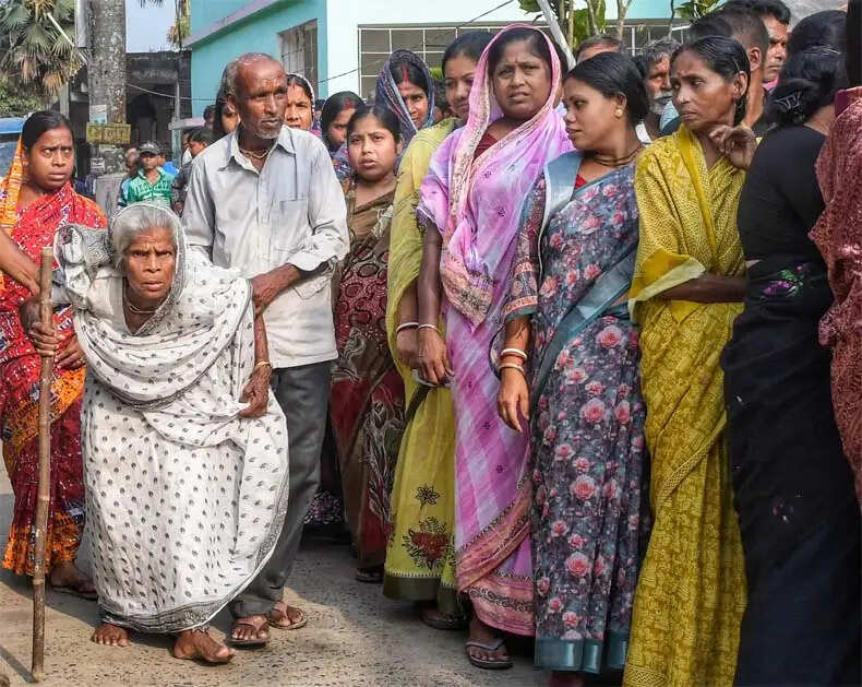 पश्चिम बंगाल और तमिलनाडु में विधानसभा चुनाव में रिकॉर्ड मतदान