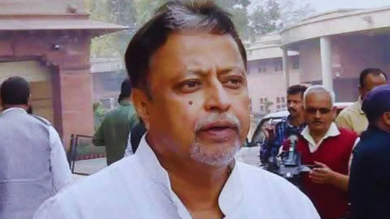 कोलकाता में पूर्व रेल मंत्री मुकुल रॉय का निधन: राजनीति में एक युग का अंत