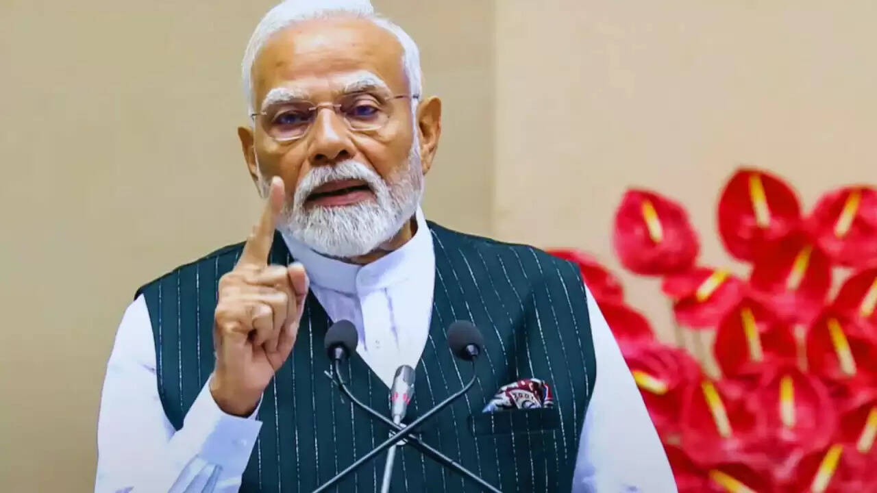 PM मोदी ने जीएसटी बचत उत्सव की शुरुआत की, नवरात्रि की दी शुभकामनाएं