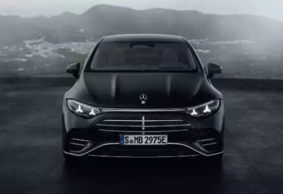 Mercedes-Benz EQS फेसलिफ्ट: नई तकनीक और लंबी रेंज के साथ
