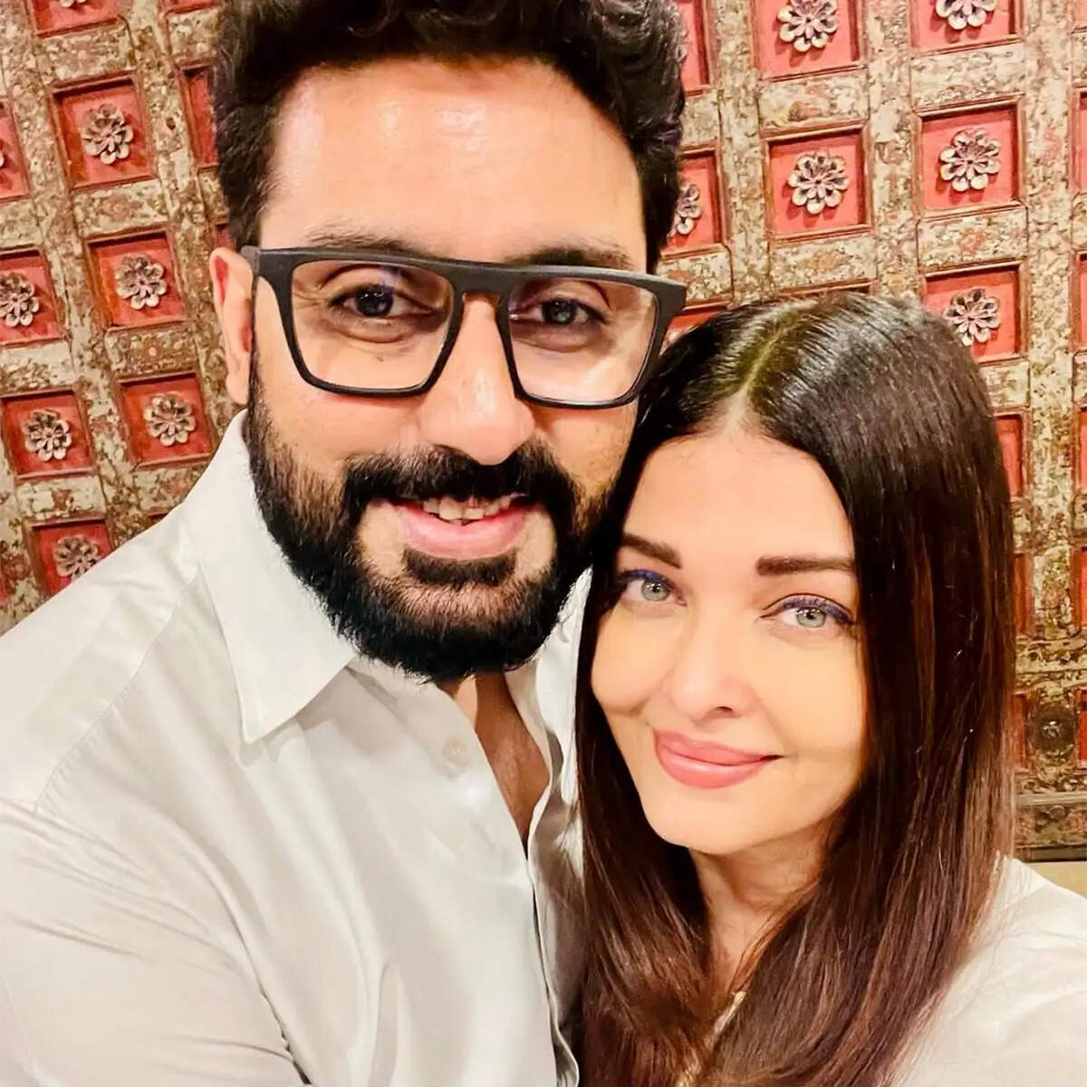 अभिषेक और ऐश्वर्या ने मनाई शादी की 19वीं सालगिरह, साझा की खूबसूरत तस्वीरें