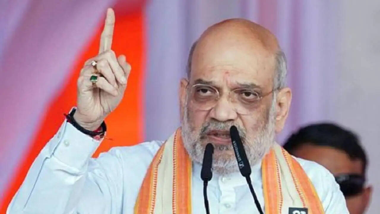 गृह मंत्री अमित शाह का नक्सलवाद पर कड़ा संदेश: हिंसा का कोई स्थान नहीं