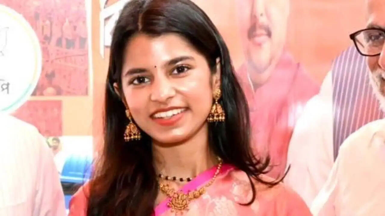 पश्चिम बंगाल चुनाव: मैथिली ठाकुर ने एग्जिट पोल पर दी प्रतिक्रिया