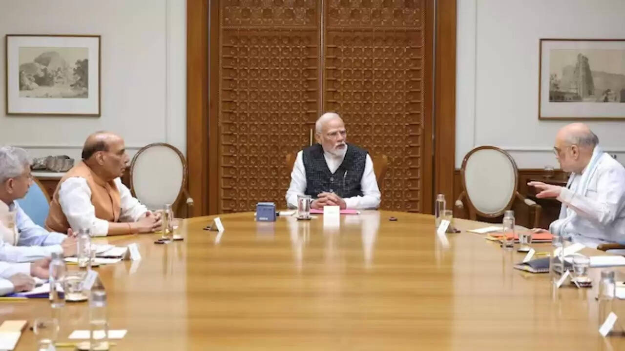 प्रधानमंत्री मोदी की आर्थिक सलाहकार परिषद की बैठक: अमेरिका के टैरिफ का प्रभाव