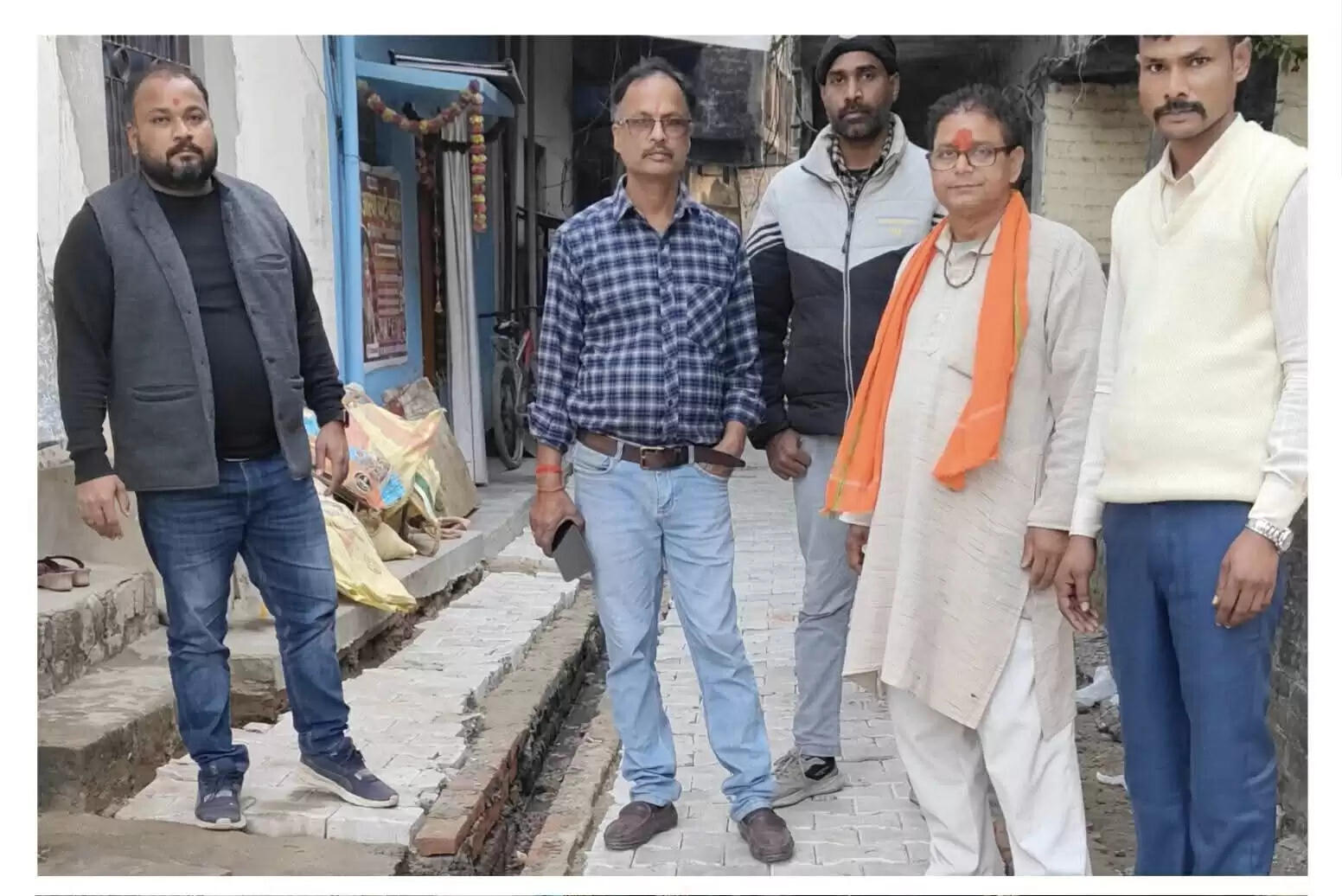 सोनौली में सड़क निर्माण कार्य शुरू, स्थानीय नागरिकों को मिली राहत