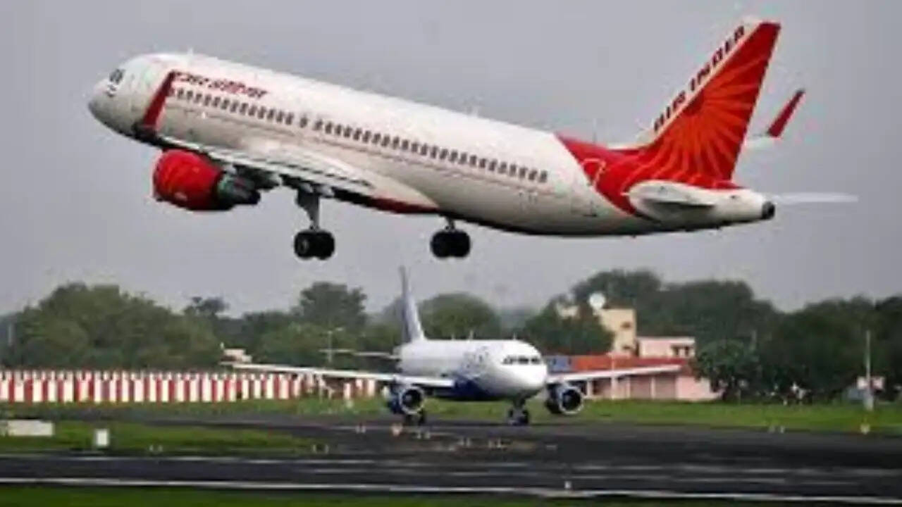 सरकार का नया पैकेज: हवाई यात्रा के किरायों में राहत