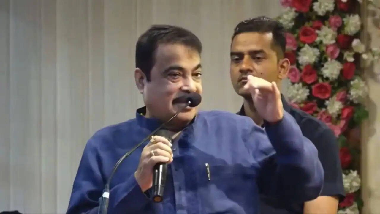 नितिन गडकरी ने लॉन्च किया इथेनॉल से चलने वाला चूल्हा, गैस की कमी का समाधान