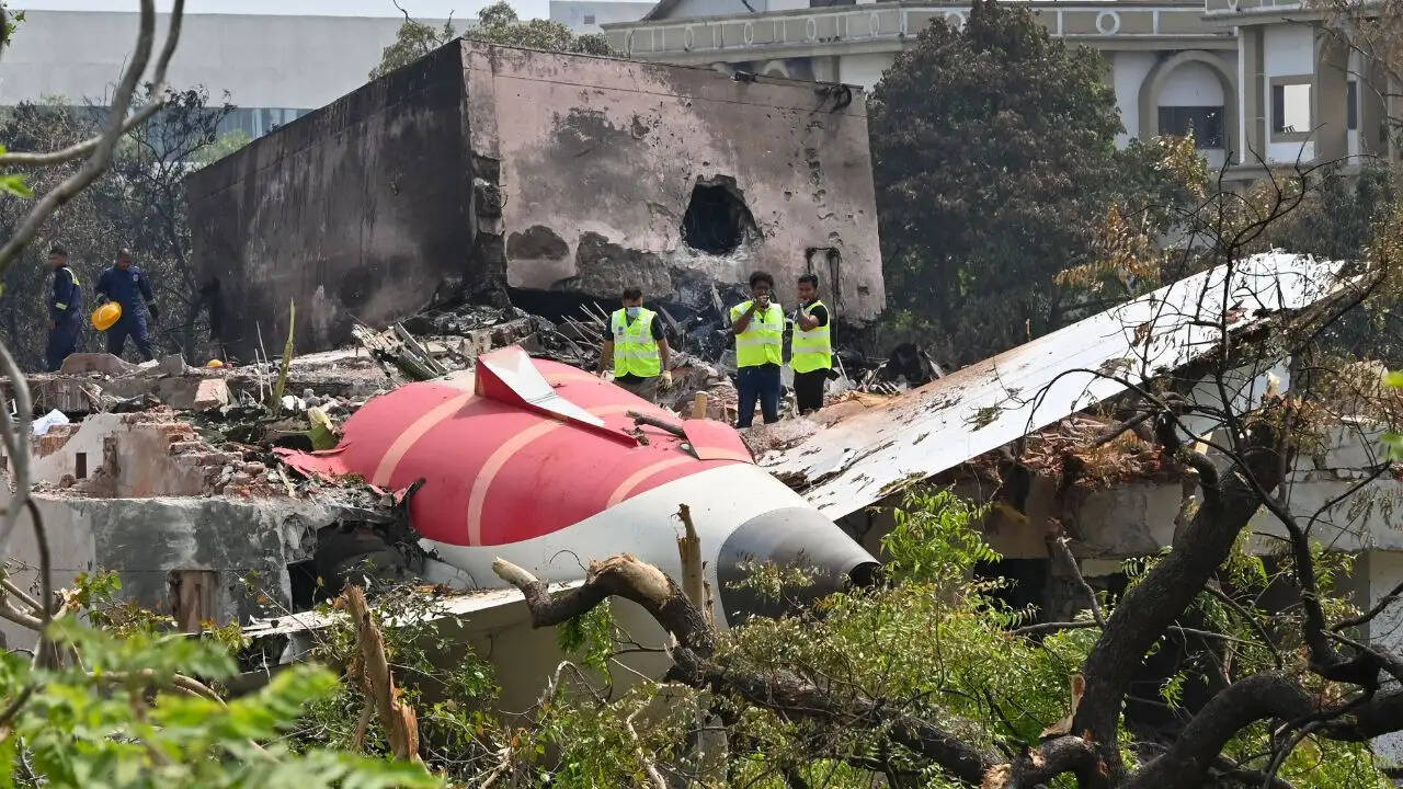 Air India विमान हादसे के पीड़ित परिवारों की सच्चाई जानने की मांग, पीएम को लिखा पत्र