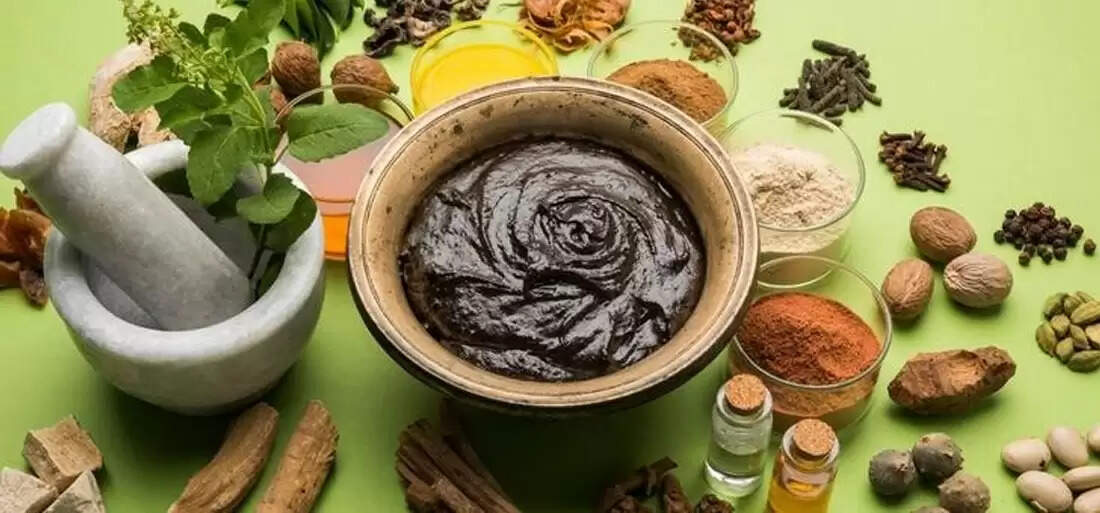 बरसात में सेहत के लिए आवश्यक मसाले: अदरक, हिंग और अजवाइन