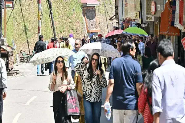 हिमाचल प्रदेश में गर्मी का बढ़ता असर, ऊना में तापमान 38.7 डिग्री तक पहुंचा