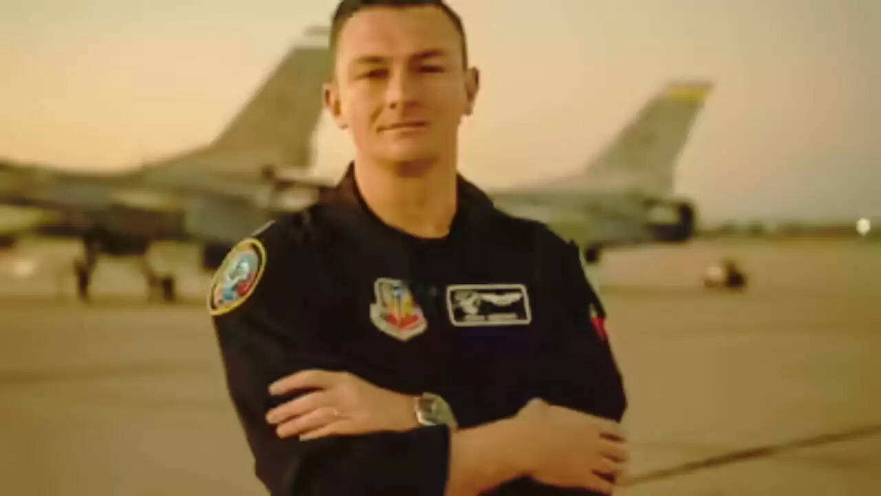 दुबई एयरशो में तेजस विमान दुर्घटना: अमेरिकी पायलट की भावुक प्रतिक्रिया