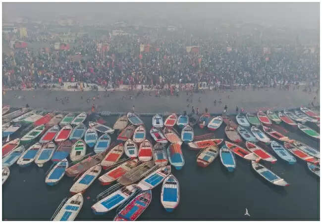 प्रयागराज में मौनी अमावस्या पर श्रद्धालुओं की भारी भीड़