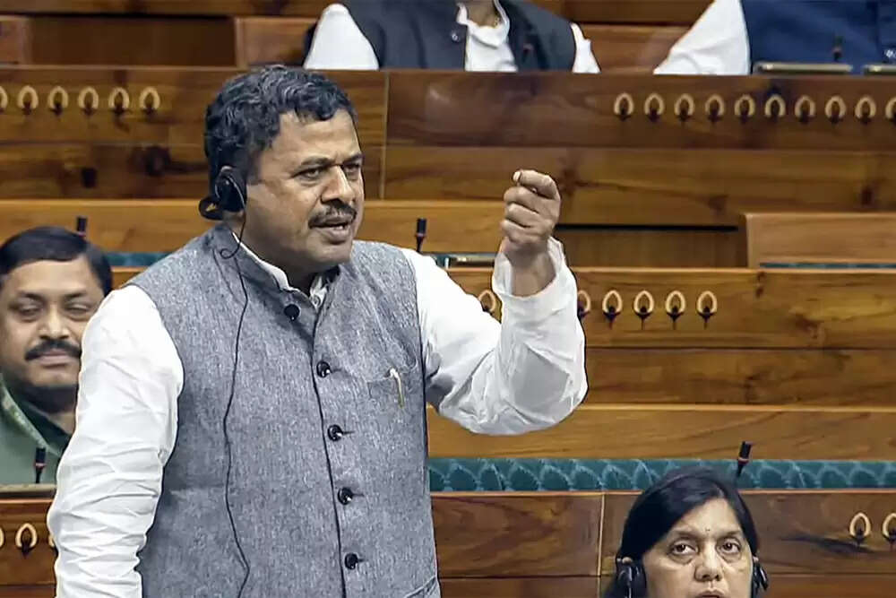 बिहार के सांसद गिरधारी यादव की बगावत: जनता दल यू में हलचल