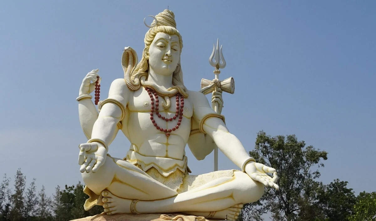 कार्तिक मास में भगवान शिव की पूजा और दीपदान का महत्व