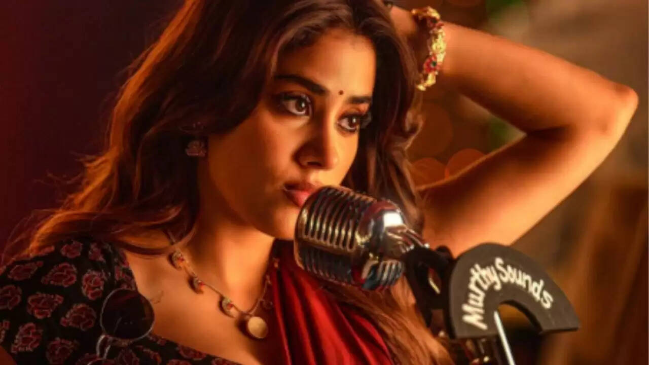 जाह्नवी कपूर का नया लुक: 'पेड्डी' में दिखेंगी दमदार अवतार में