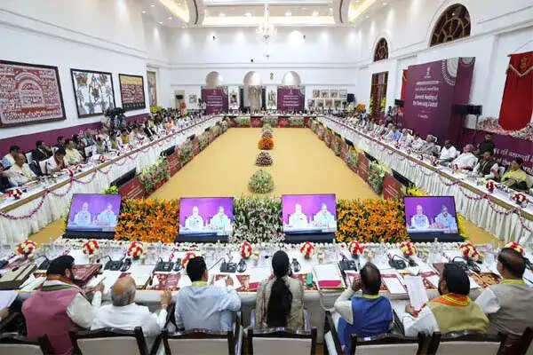 दिल्ली के विकास के लिए मुख्यमंत्री रेखा गुप्ता का विजन: नीति आयोग की बैठक में प्रस्तुत किया रोडमैप