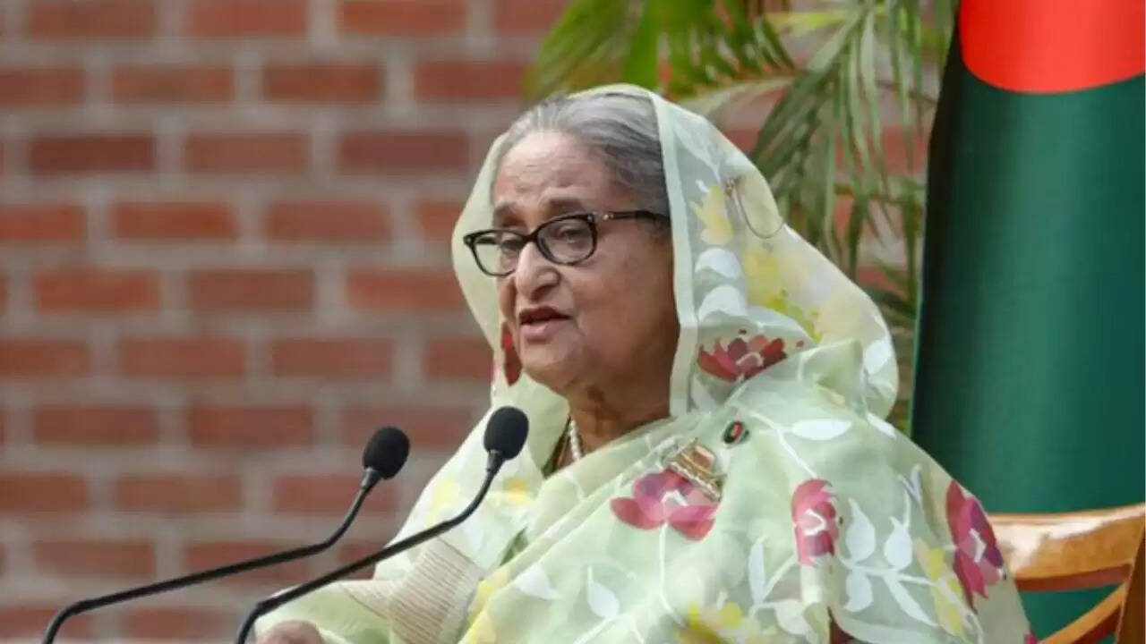 शेख हसीना का राजनीतिक संकट पर कड़ा बयान: कट्टरपंथियों का बढ़ता प्रभाव