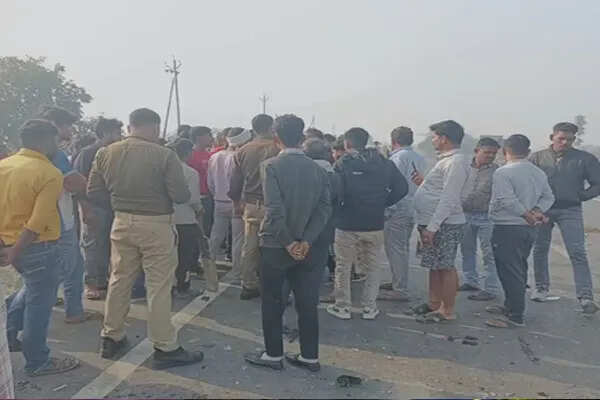 फर्रुखाबाद में सड़क हादसे में बाइक सवार की मौत, पुलिस जांच में जुटी