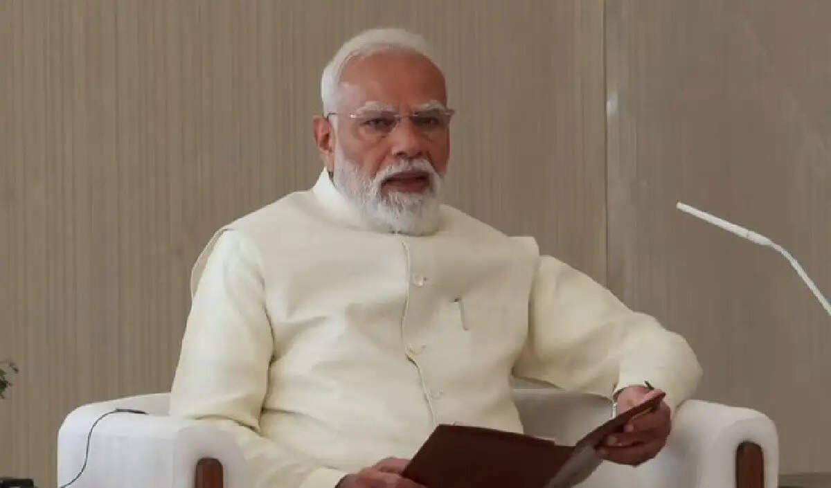 प्रधानमंत्री मोदी का यूएई दौरा: द्विपक्षीय संबंधों को मजबूत करने की दिशा में कदम