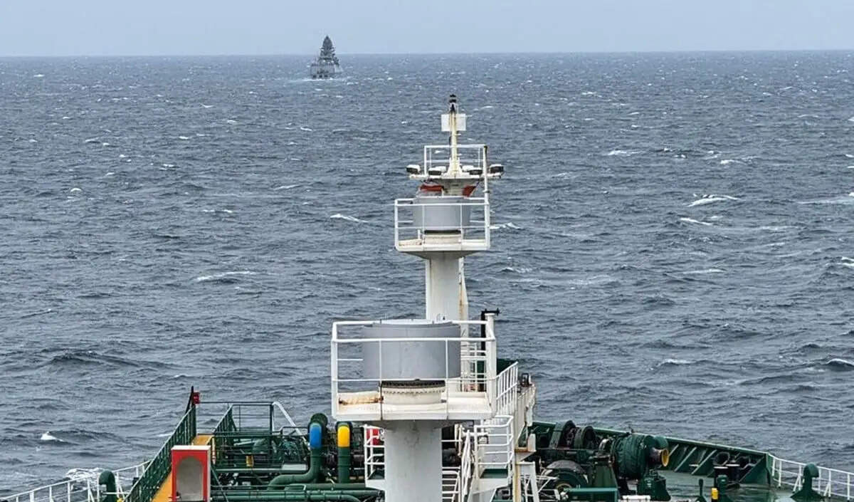 होर्मुज जलडमरूमध्य में तनाव: अमेरिका की नाकेबंदी के पहले 24 घंटे में बड़ी सफलता