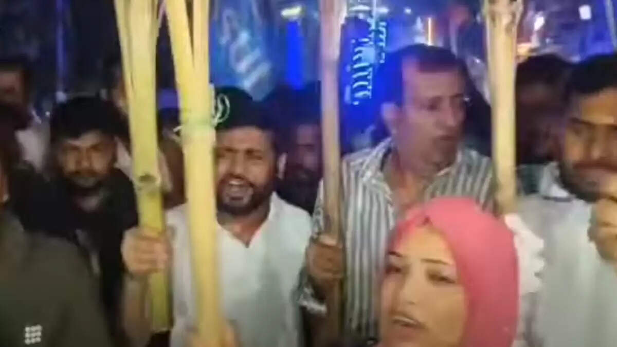 कन्हैया कुमार का बेगूसराय में मशाल जुलूस, चुनावी धांधली पर उठाए सवाल