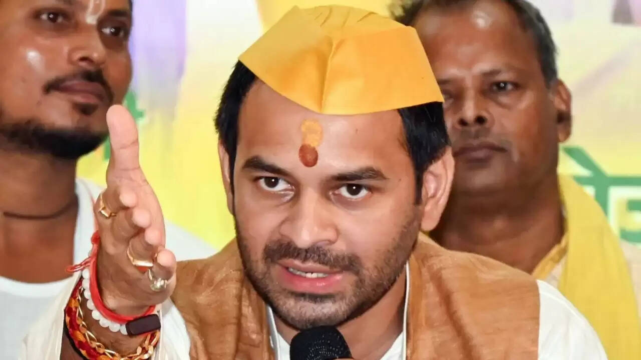 बिहार की राजनीति में तेज प्रताप और तेजस्वी के बीच बढ़ी कलह: क्या आरजेडी की एकता खतरे में है?