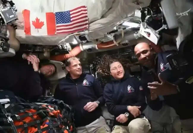 NASA का Artemis II मिशन: चंद्रमा की ओर पहला कदम, लेकिन टॉयलेट में आई समस्या