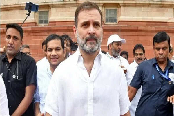 सुप्रीम कोर्ट ने राहुल गांधी को फटकार लगाई, मानहानि केस पर सुनवाई