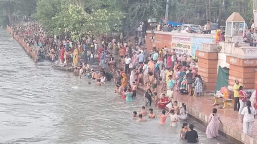 गंगा दशहरा 2026: श्रद्धालुओं की आस्था का सैलाब गंगनहर घाट पर