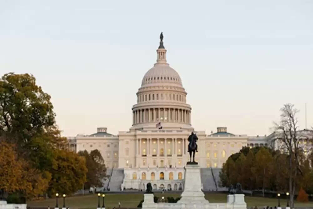 अमेरिका में शटडाउन समाप्ति की ओर, सीनेट ने प्रस्ताव को दी मंजूरी