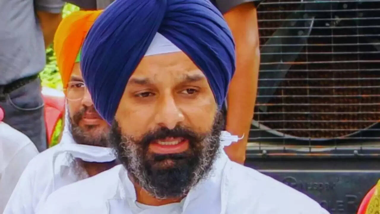 पंजाब में बिक्रम सिंह मजीठिया पर भ्रष्टाचार के आरोप: क्या है पूरा मामला?