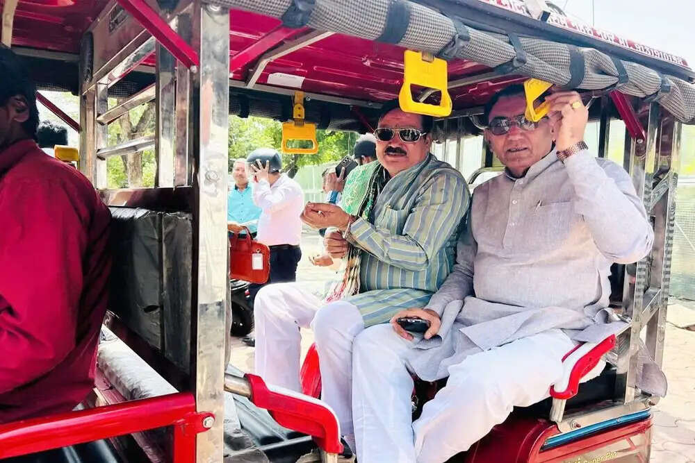 भारत में ऊर्जा संकट से निपटने के लिए मोदी की अपील पर अमल