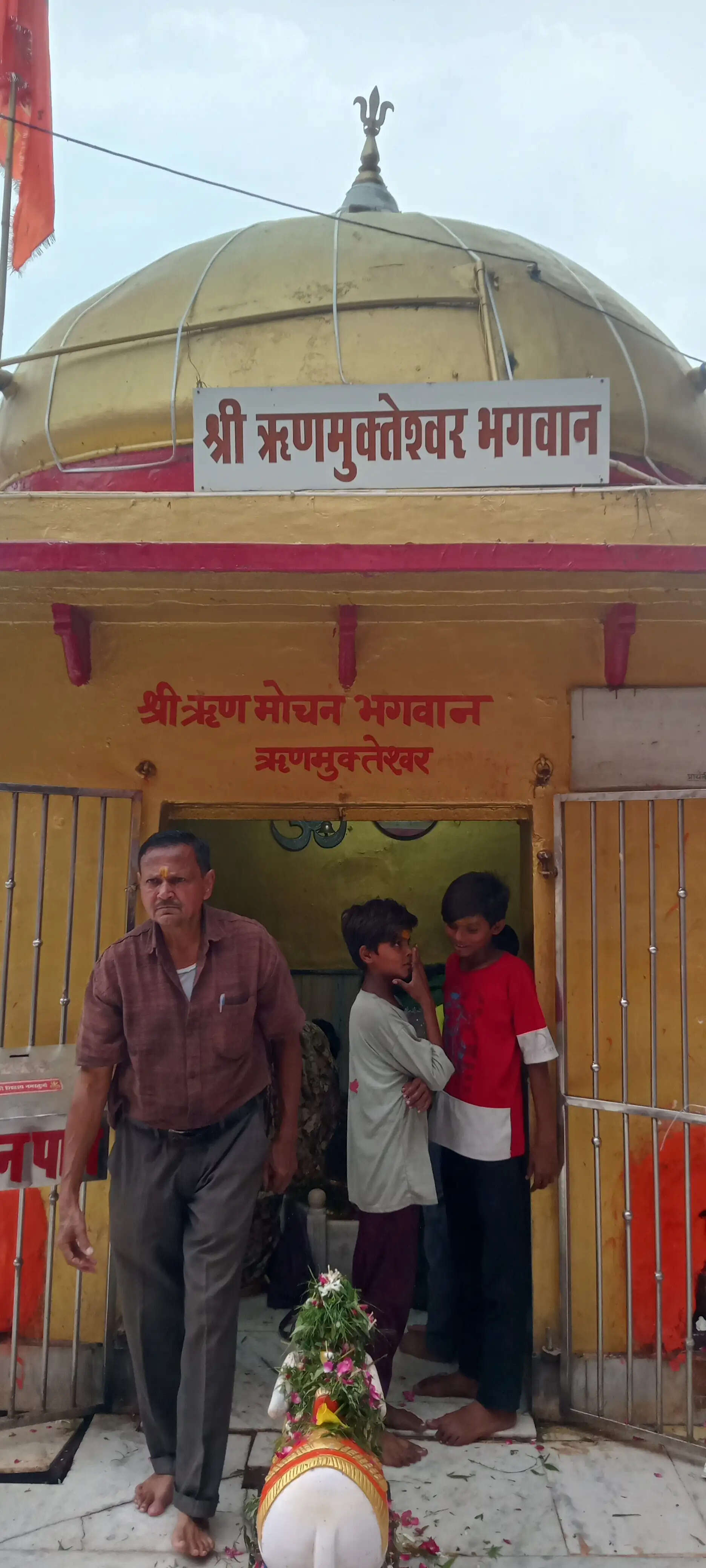 मनोकामनाओं को पूर्ण करने वाले मनकामेश्वर महादेव, यमुना तट पर हैं विराजमान