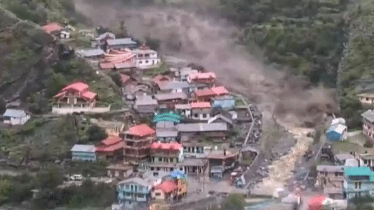 उत्तरकाशी में बादल फटने से तबाही: 4 मृतक, 50 लापता