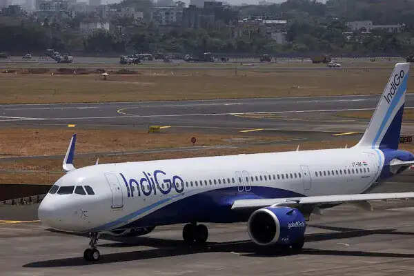 मोहाली एयरपोर्ट पर इंडिगो फ्लाइट में पावर बैंक विस्फोट, पांच यात्री घायल