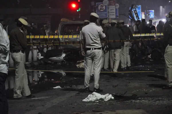 दिल्ली में कार धमाके की जांच में तेजी, मोबाइल डेटा पर नजर