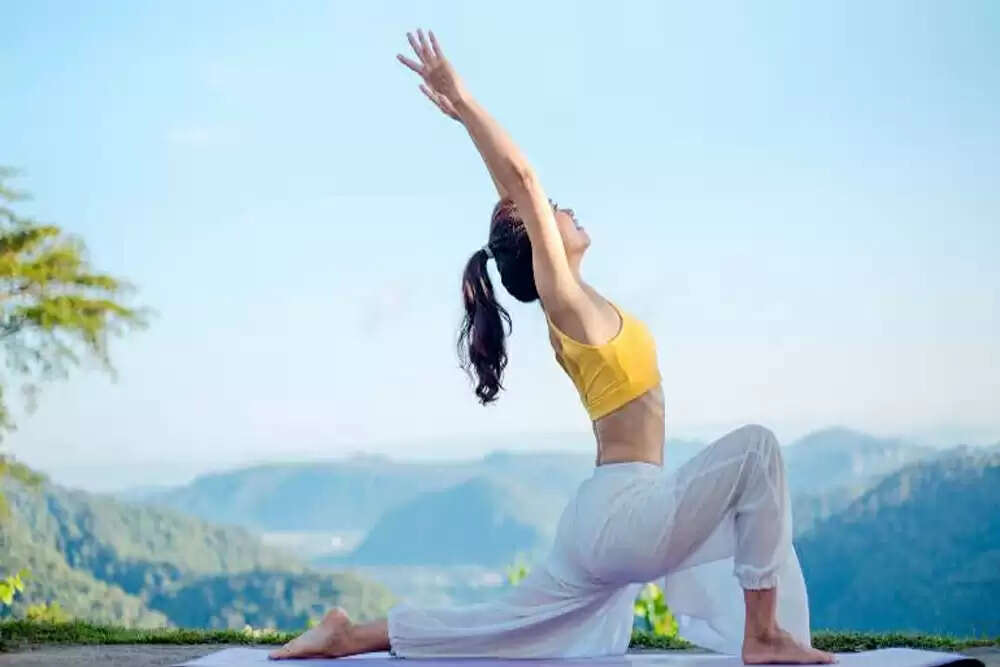 सुबह योग से दिन की शुरुआत: स्वास्थ्य के लिए लाभदायक आसन