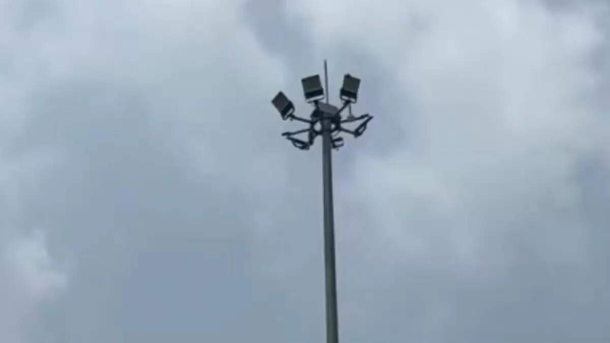 ग्रेटर नोएडा के पार्कों में हाईमास्ट लाइटों की रोशनी, 3 करोड़ का होगा खर्च