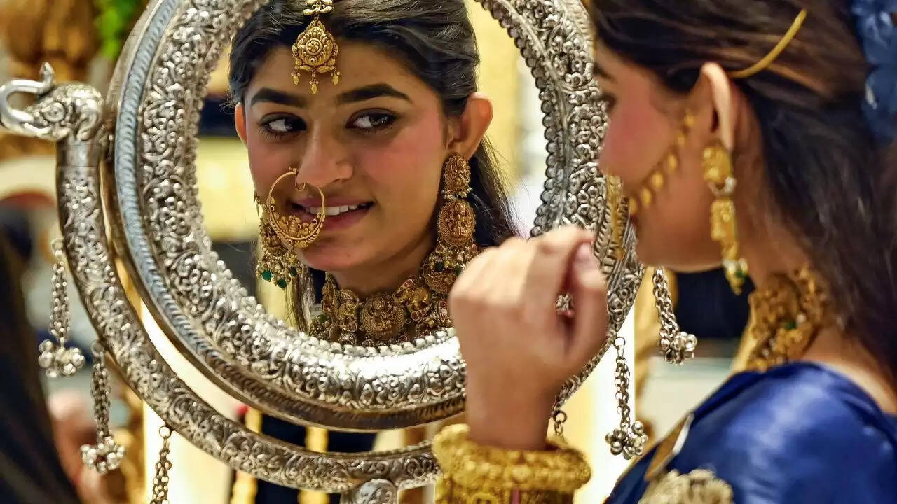 दिल्ली में सोने और चांदी की कीमतों में वृद्धि, जानें ताजा रेट्स