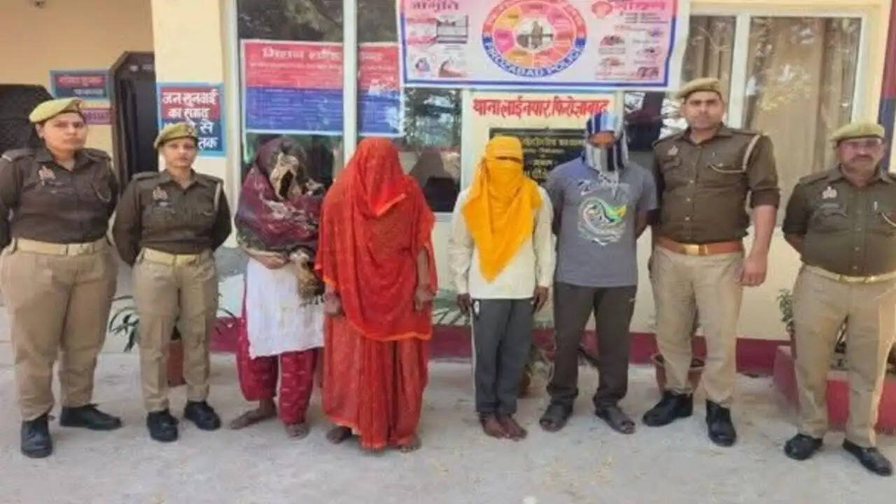 फिरोजाबाद में सेक्स रैकेट का भंडाफोड़: पुलिस ने की कार्रवाई