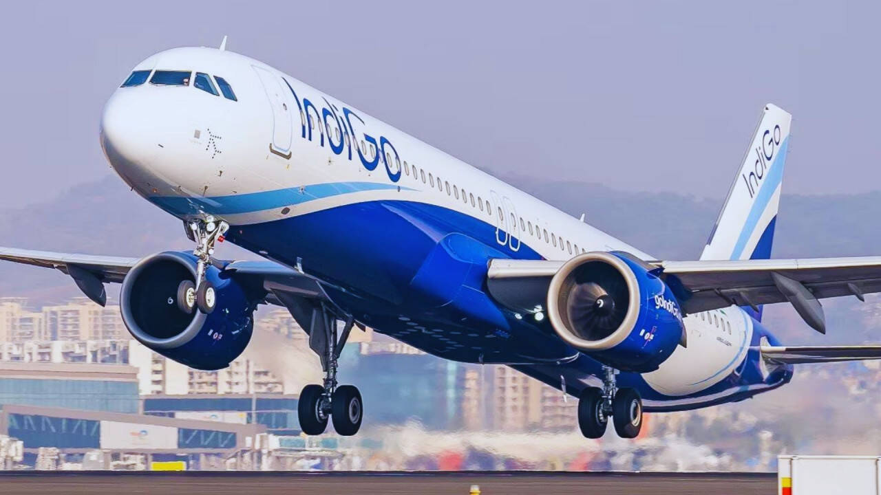 हैदराबाद एयरपोर्ट पर इंडिगो फ्लाइट को मिली बम धमकी: जानें पूरी कहानी